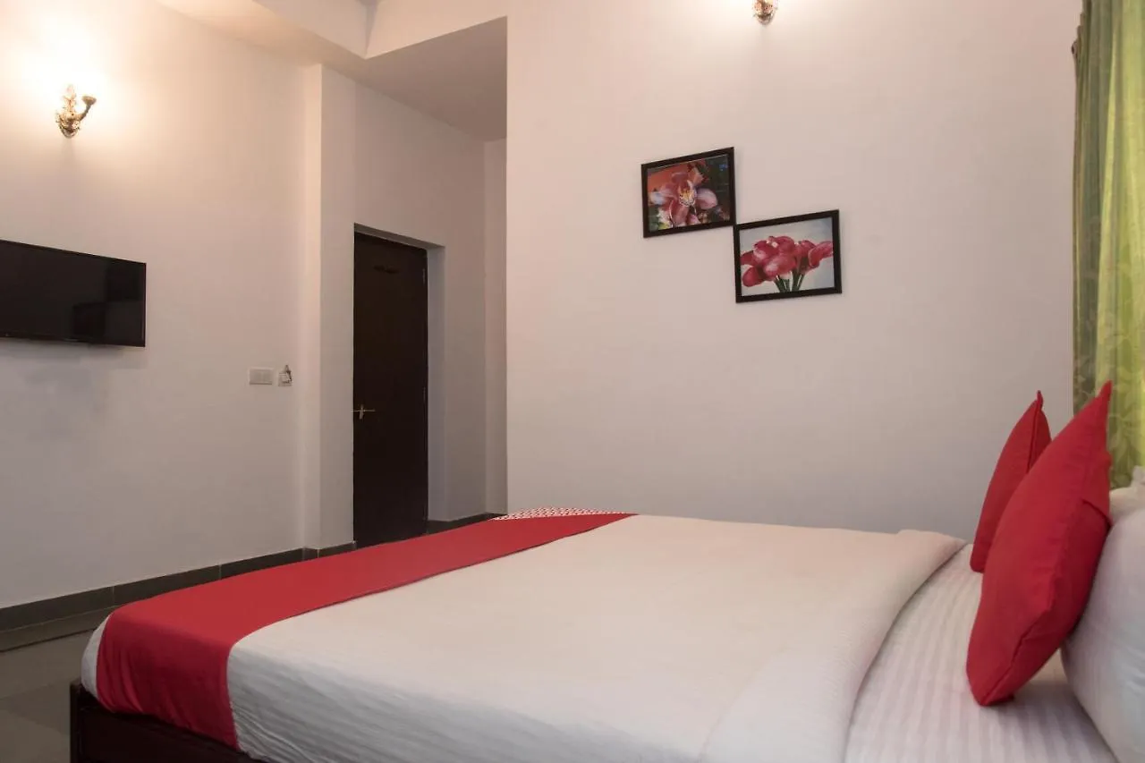 Oyo 14119 Hotel Manwar Udaipur 3*,  India